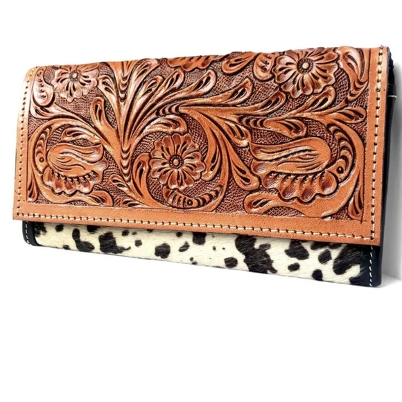 LAST ONE!! Gorgeous Handmade/Hand Carved Genuine Leather Western Style Wallet - Picture 1 of 10
